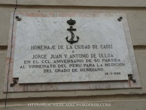 Placa conmemorativa situada en la ciudad de Cádiz, en honor a Jorge Juan