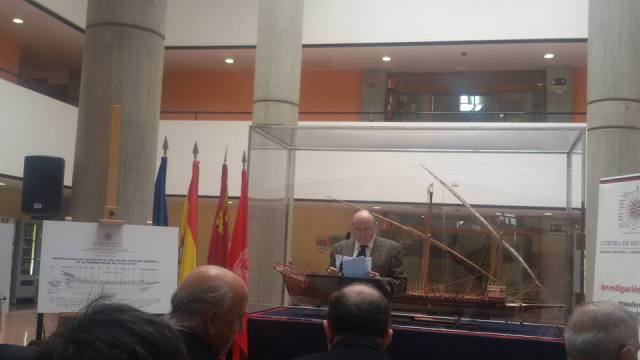 El director de la Cátedra, explicando la importancia de este modelo