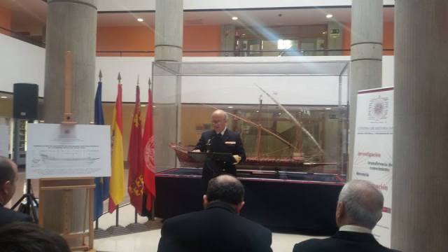 El delegado del Ministerio de Defensa, agradeciendo la iniciativa