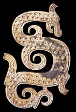 Un dragón representado en un antiguo pendiente chino del siglo IV antes de C.