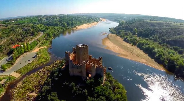Otra vista del castillo del Almourol