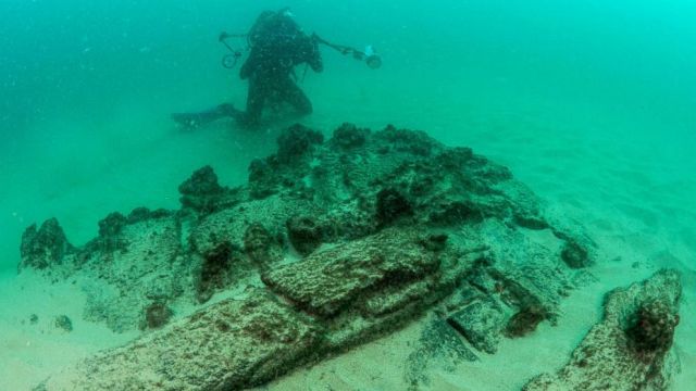 shipwreck-portugal-01-gty-jef-180925_hpMain_16x9_992